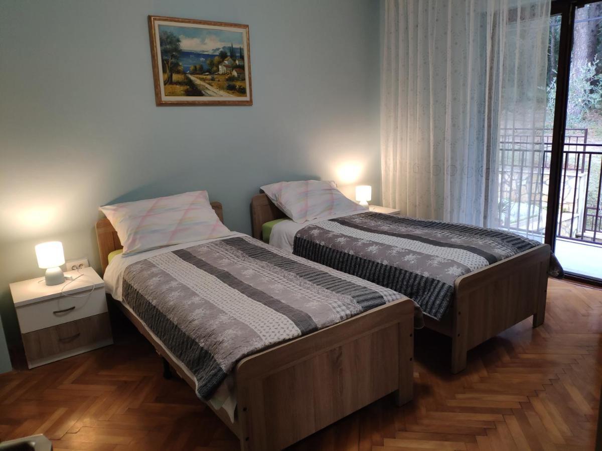 Apartments Rafael โปเรช ภายนอก รูปภาพ
